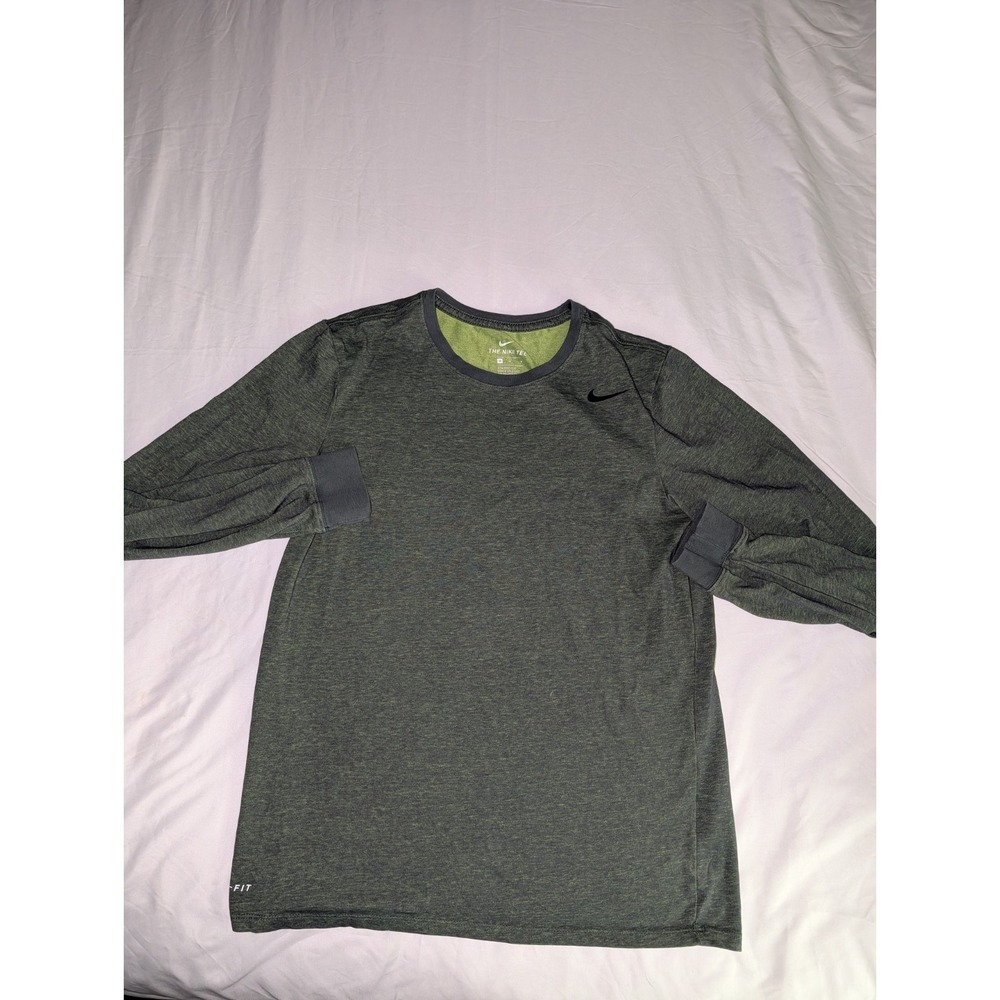 Nike Women's Medium Athletic Cut Drifit Green Long Sleeve Performance Shirt